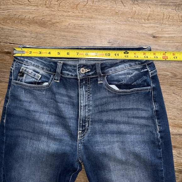 Kancan • Estilo Cropped Fray Hem Jeans - Picture 3 of 8